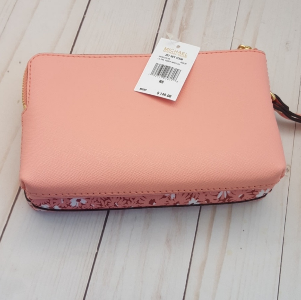 Michael Kors Wristlet Double Gusset Peach NWT - Picture 3 of 8